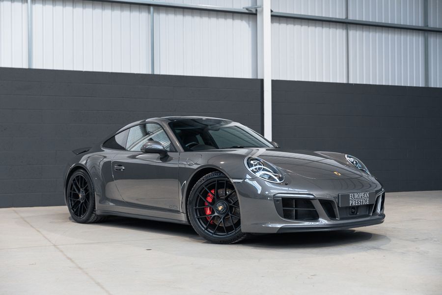 Porsche 911 Carrera GTS