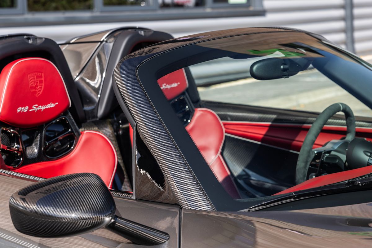2015 Porsche 918 Spyder Weissach
