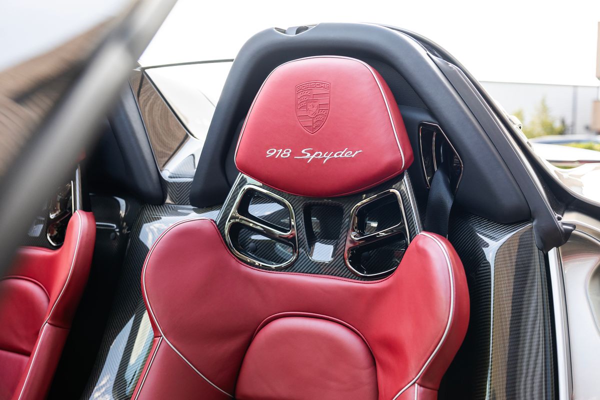 2015 Porsche 918 Spyder Weissach