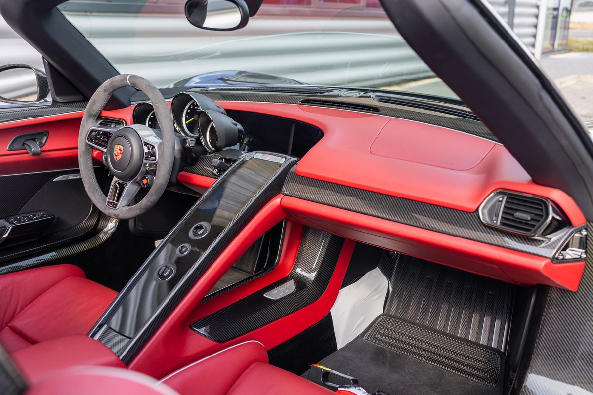 2015 Porsche 918 Spyder Weissach