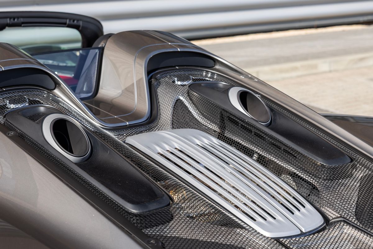 2015 Porsche 918 Spyder Weissach