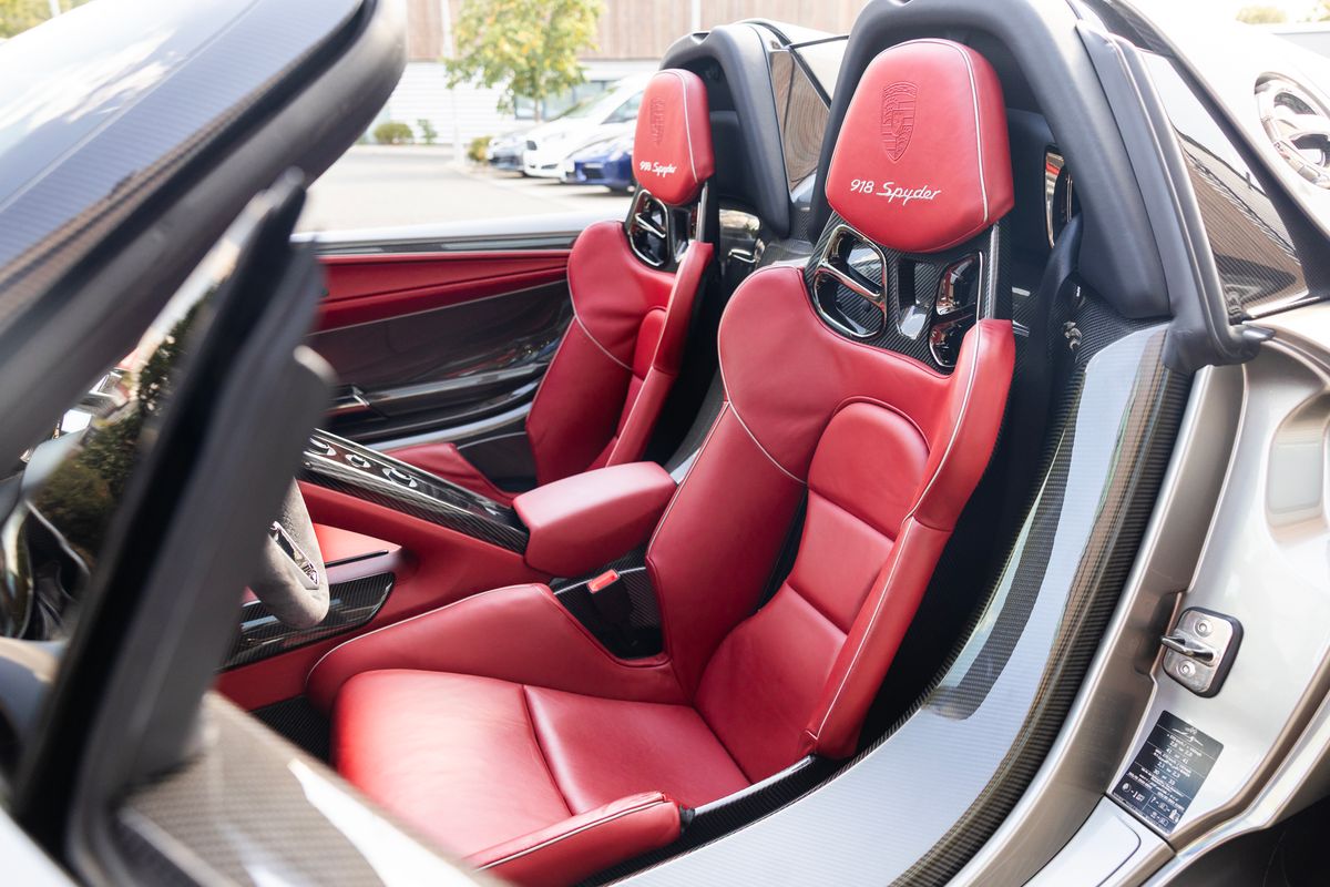 2015 Porsche 918 Spyder Weissach