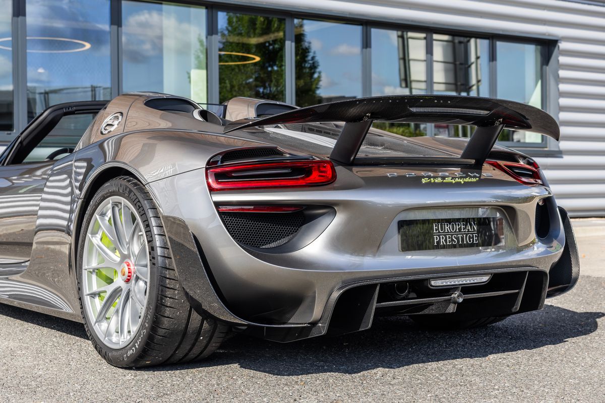 2015 Porsche 918 Spyder Weissach