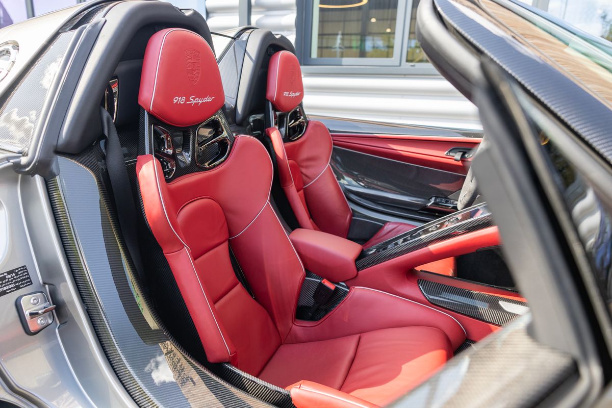 2015 Porsche 918 Spyder Weissach