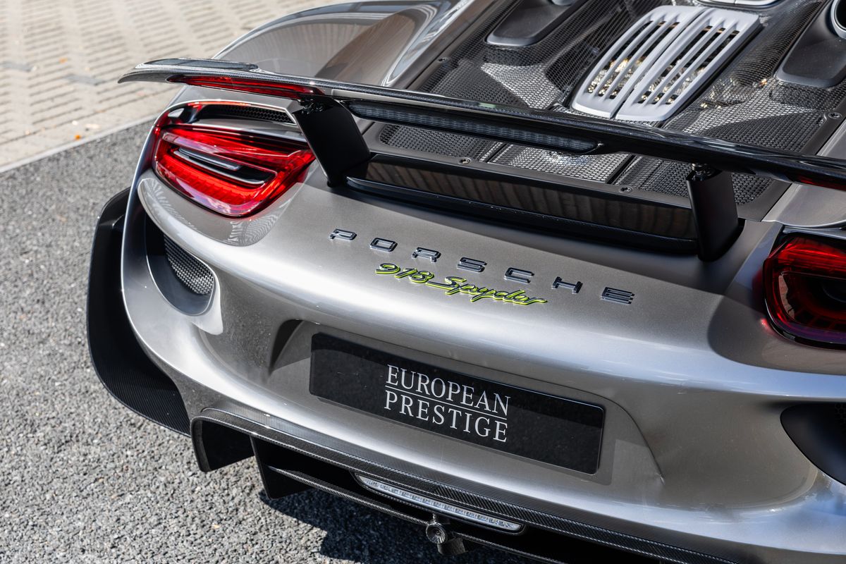 2015 Porsche 918 Spyder Weissach
