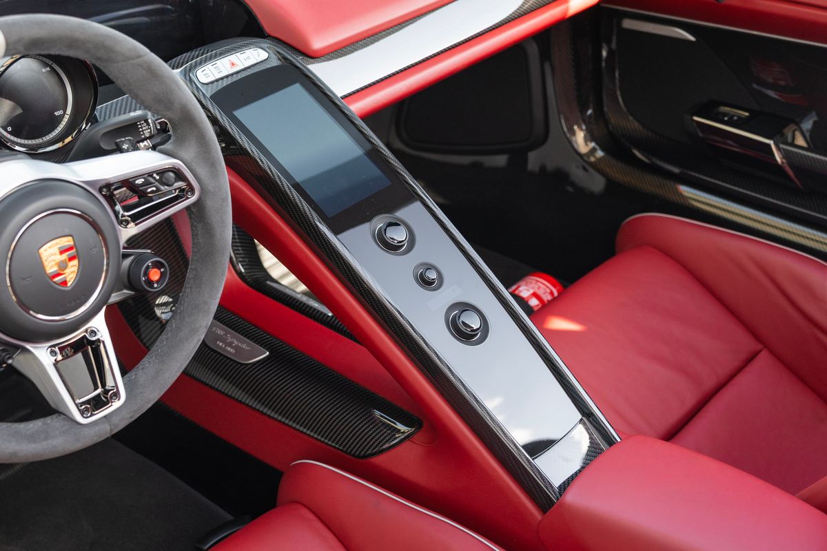 2015 Porsche 918 Spyder Weissach