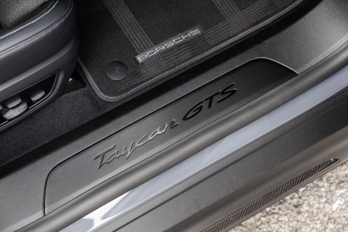 2025 Porsche Taycan GTS Sport Turismo
