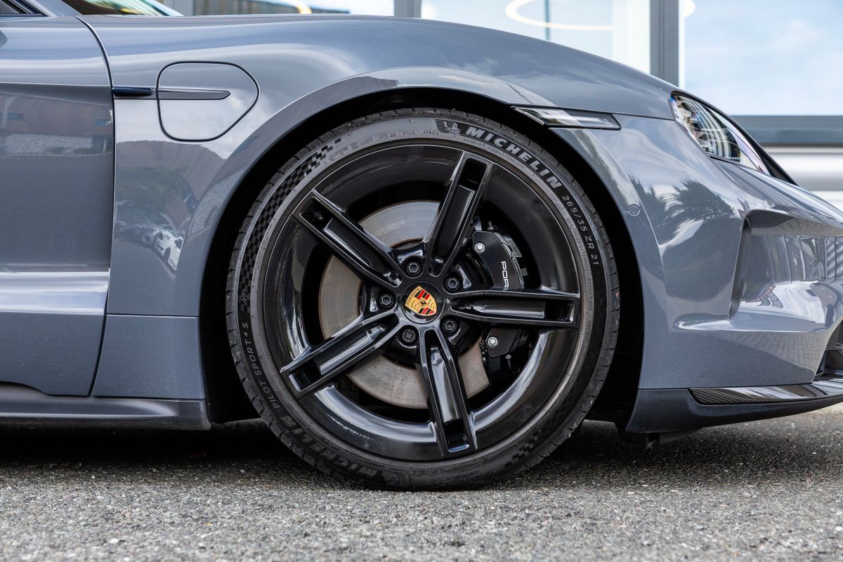 2025 Porsche Taycan GTS Sport Turismo