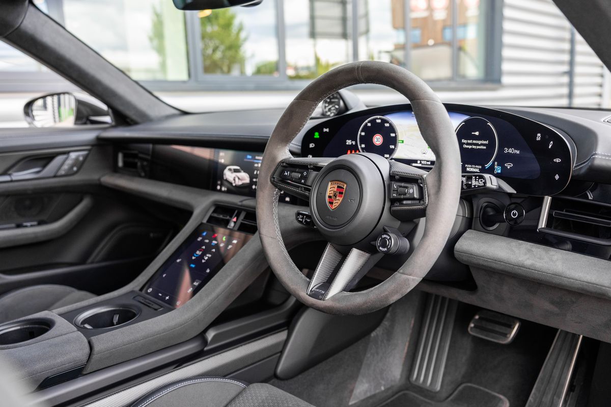 2025 Porsche Taycan GTS Sport Turismo