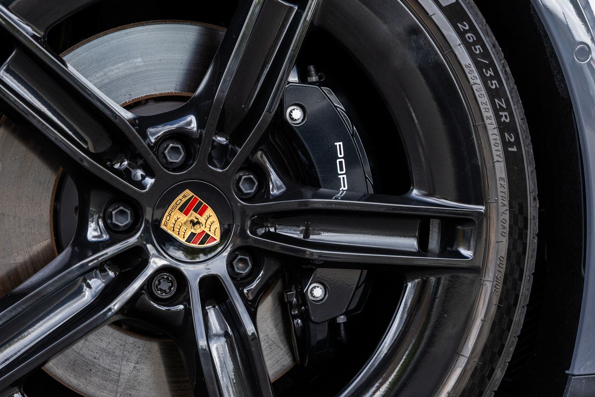 2025 Porsche Taycan GTS Sport Turismo