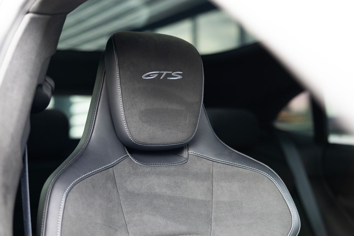 2025 Porsche Taycan GTS Sport Turismo