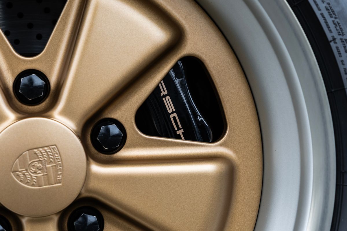 1990 Porsche 911 (964) Reimagined By Singer "Classic Study" Indy Commission