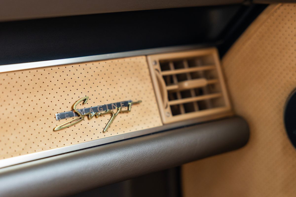 1990 Porsche 911 (964) Reimagined By Singer "Classic Study" Indy Commission