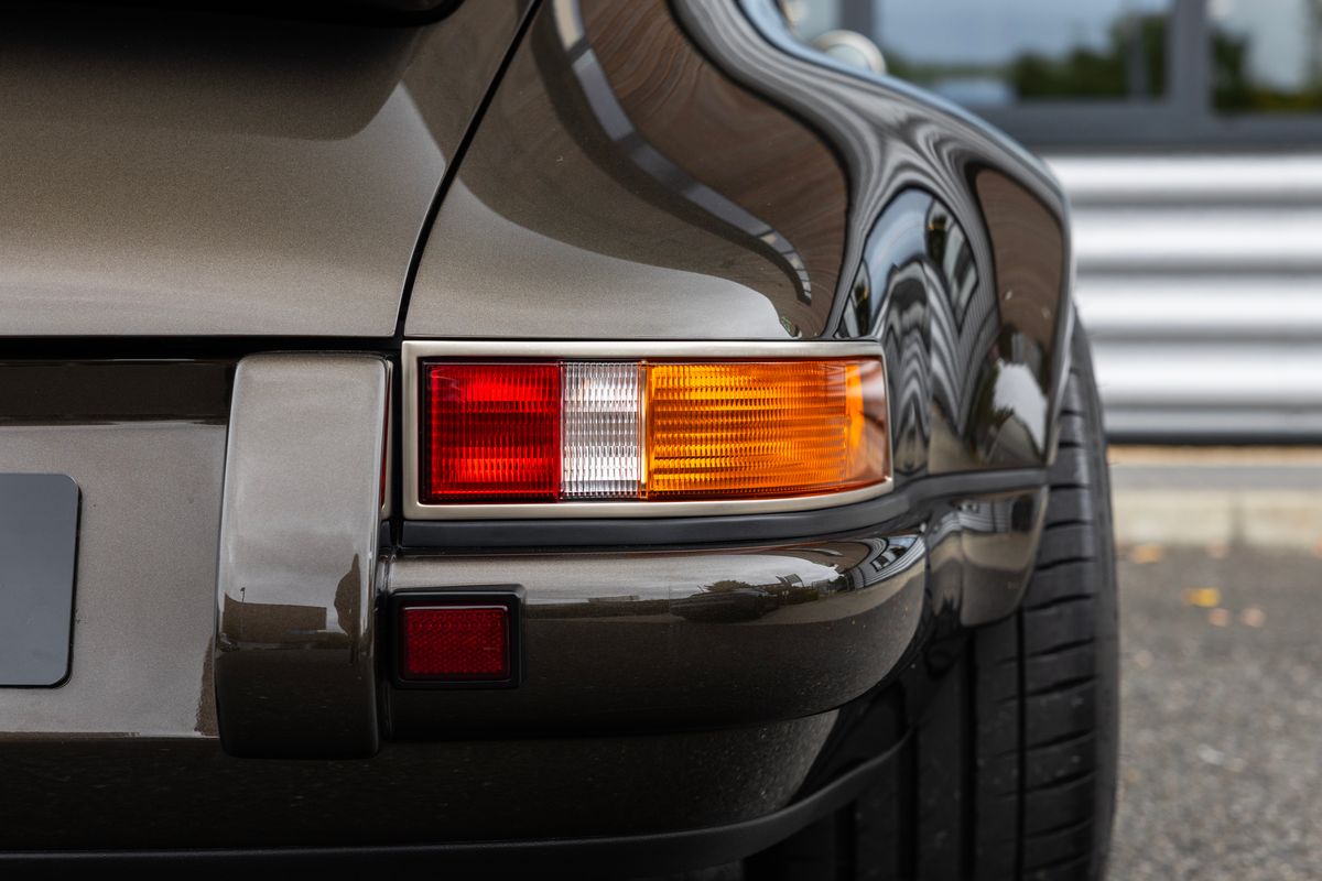 1990 Porsche 911 (964) Reimagined By Singer "Classic Study" Indy Commission