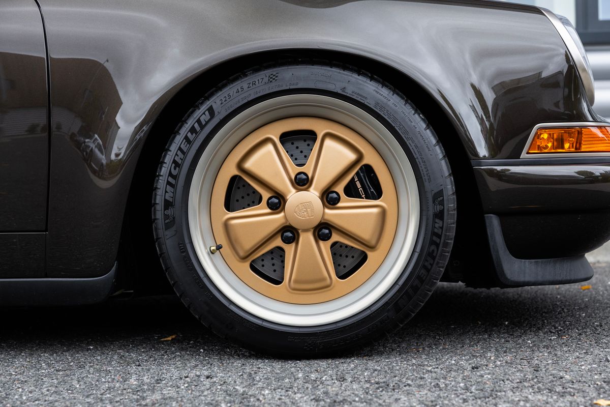 1990 Porsche 911 (964) Reimagined By Singer "Classic Study" Indy Commission