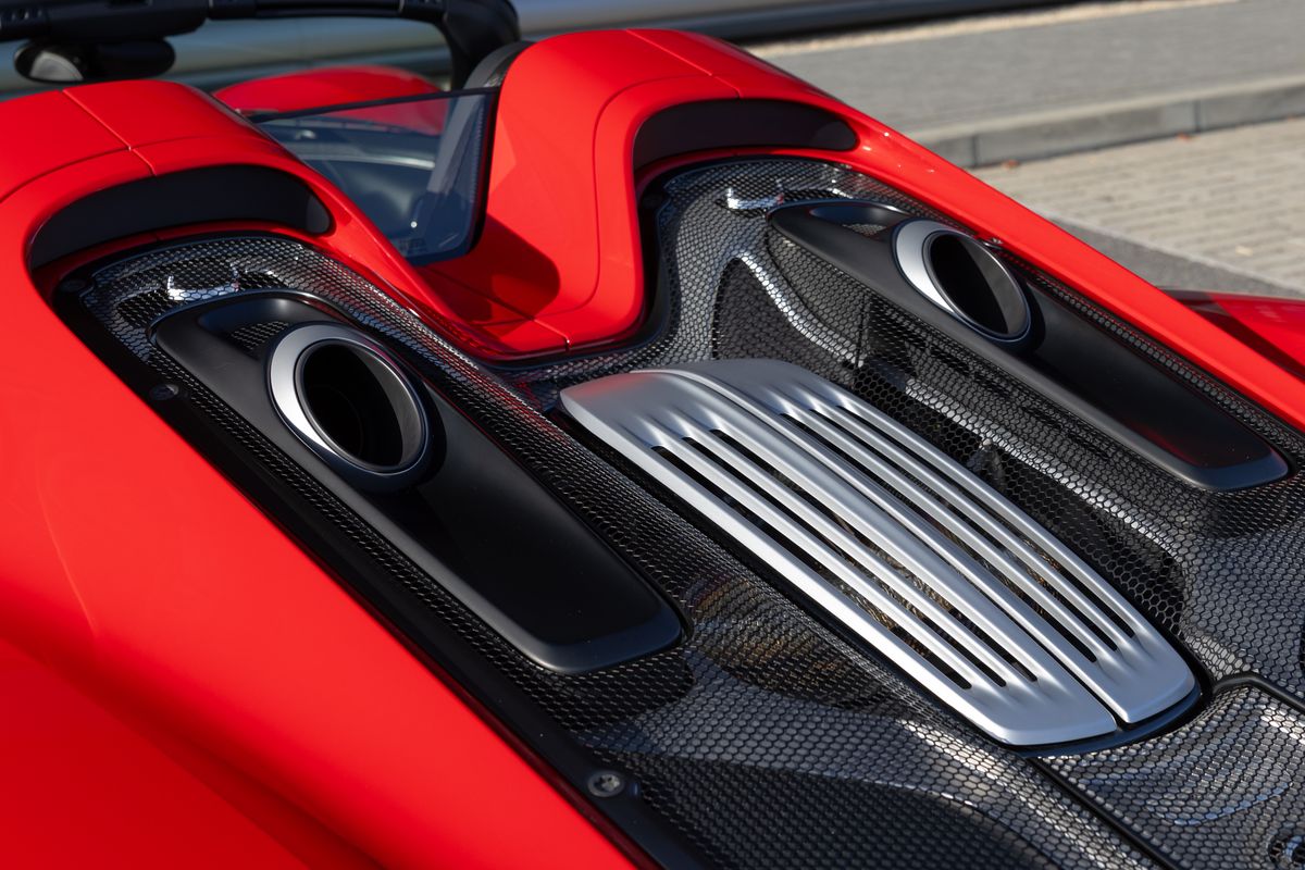 2015 Porsche 918 Spyder Weissach