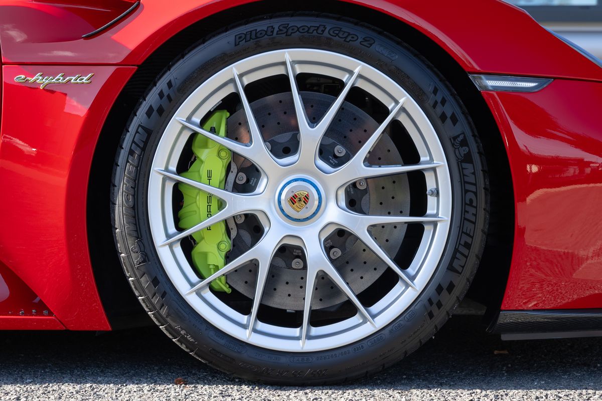 2015 Porsche 918 Spyder Weissach