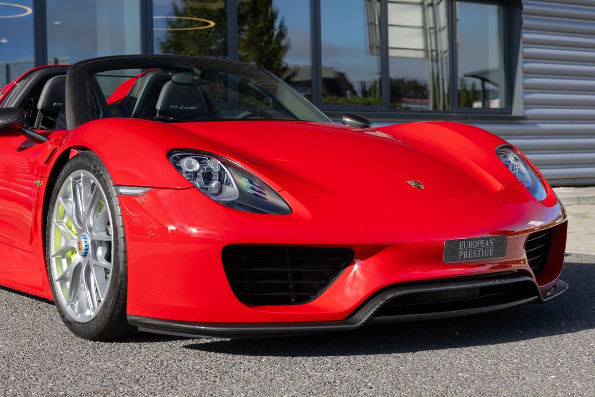 2015 Porsche 918 Spyder Weissach