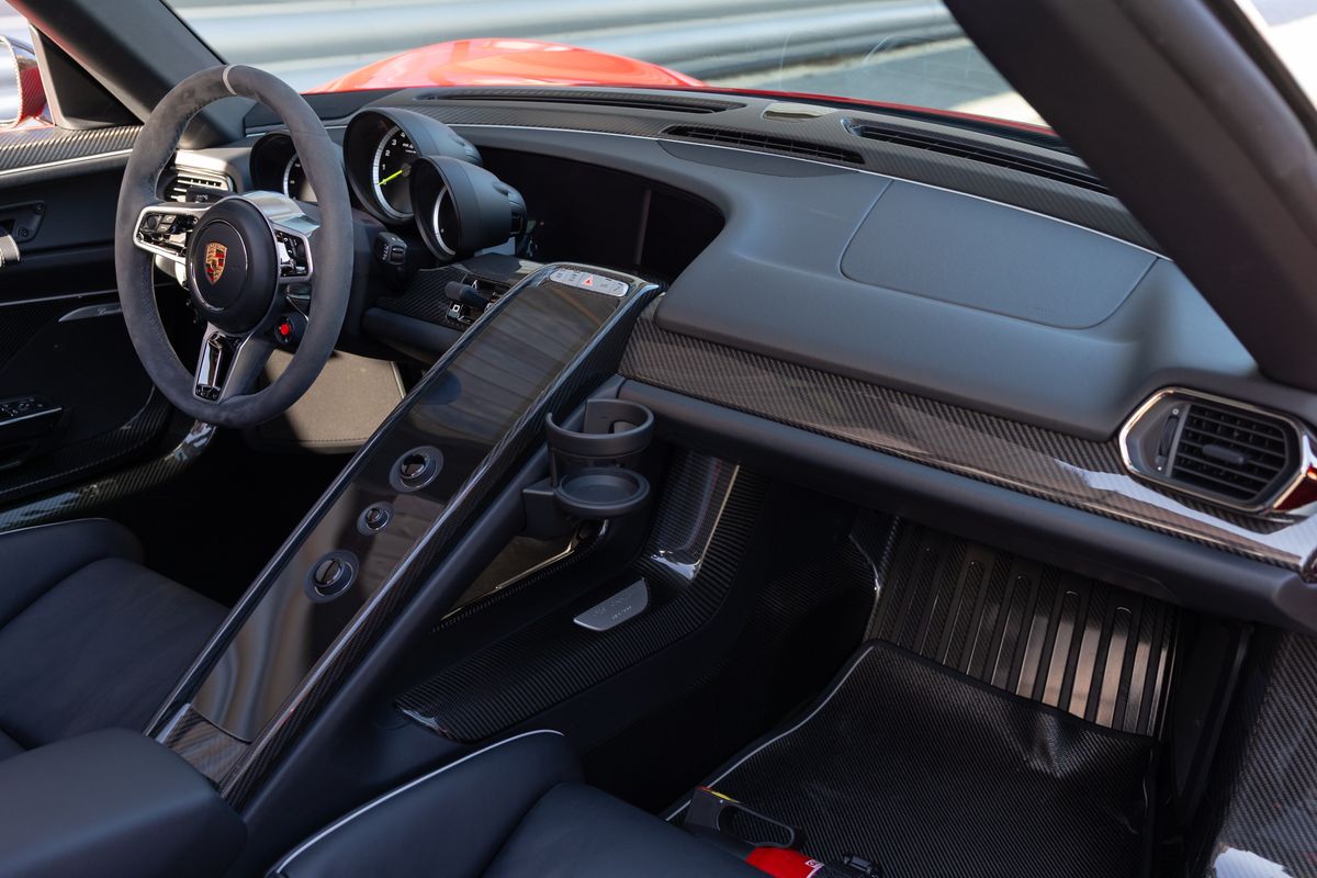 2015 Porsche 918 Spyder Weissach