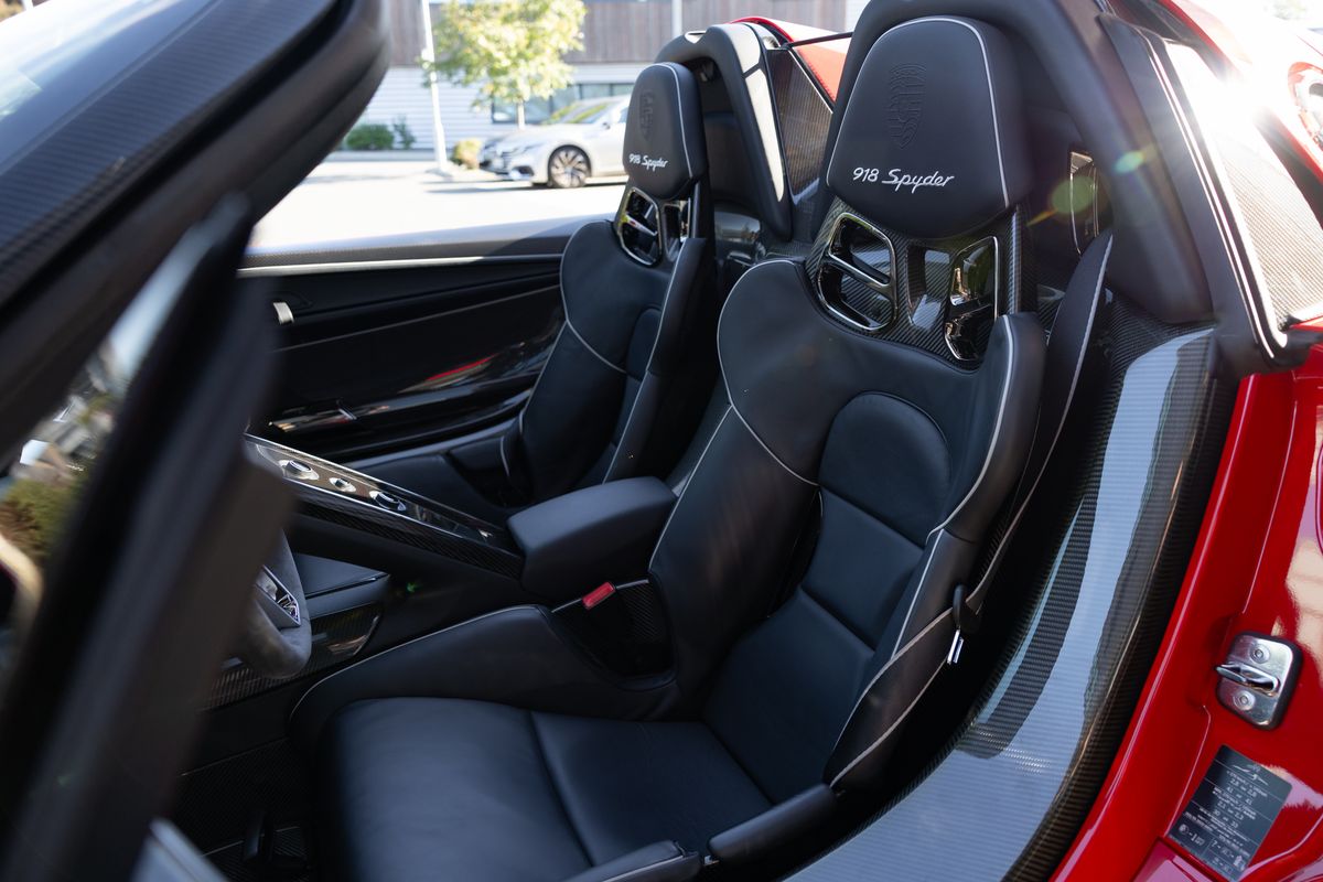2015 Porsche 918 Spyder Weissach