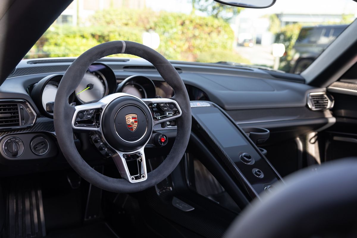 2015 Porsche 918 Spyder Weissach