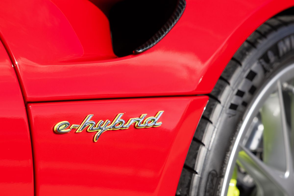 2015 Porsche 918 Spyder Weissach