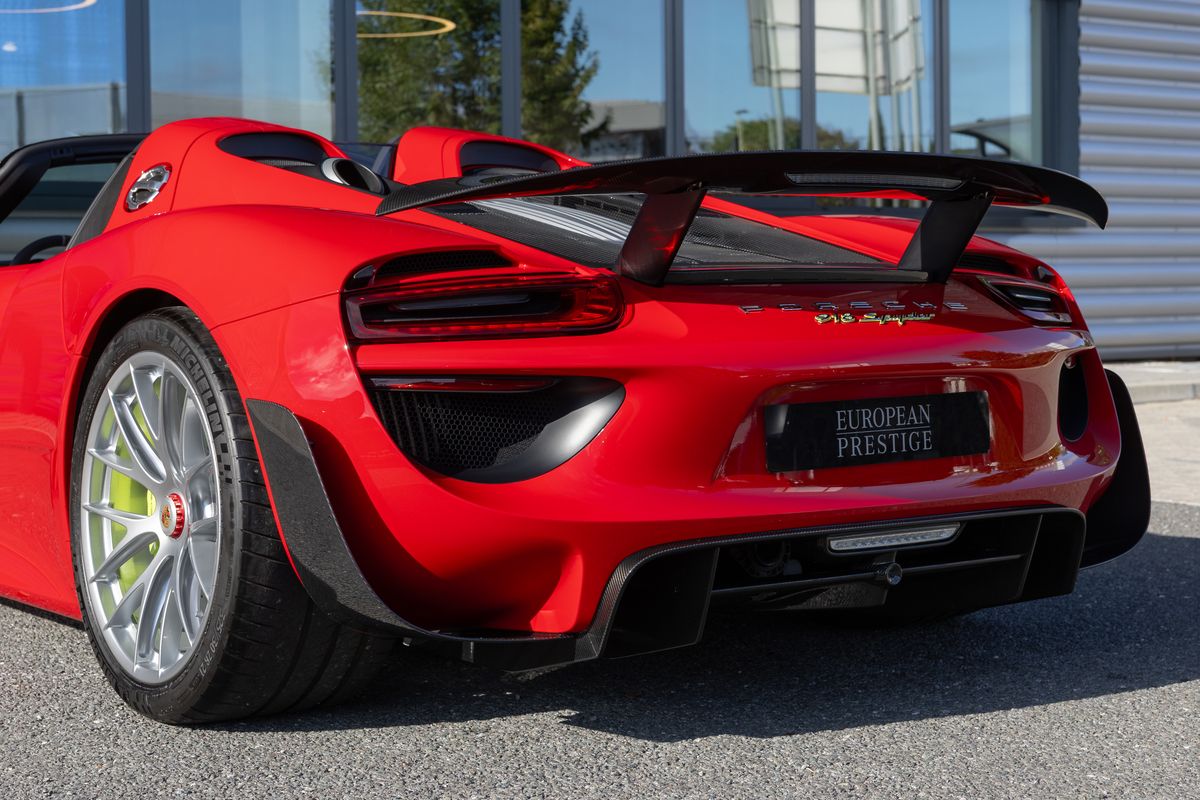 2015 Porsche 918 Spyder Weissach