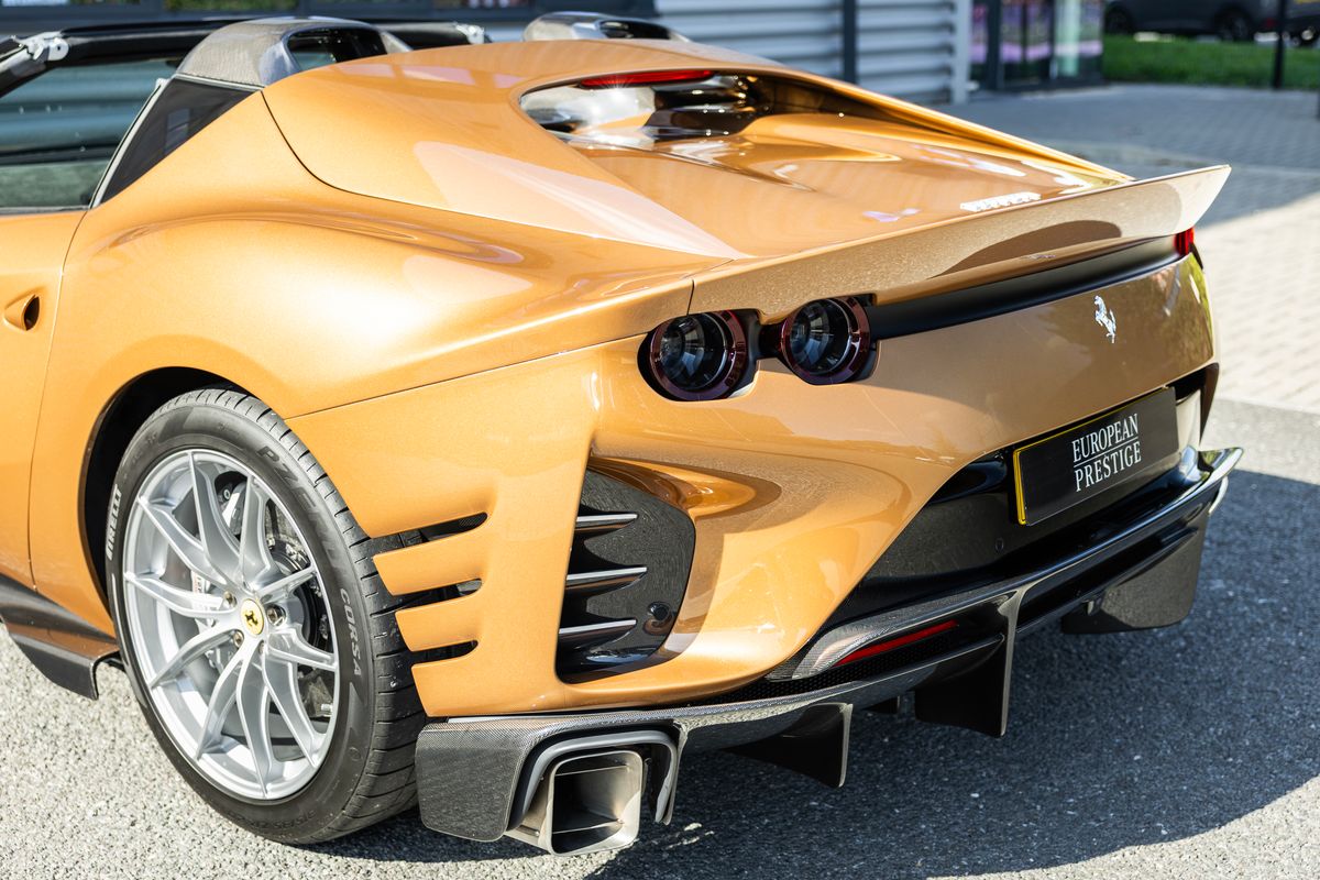2024 Ferrari 812 Competizione Aperta