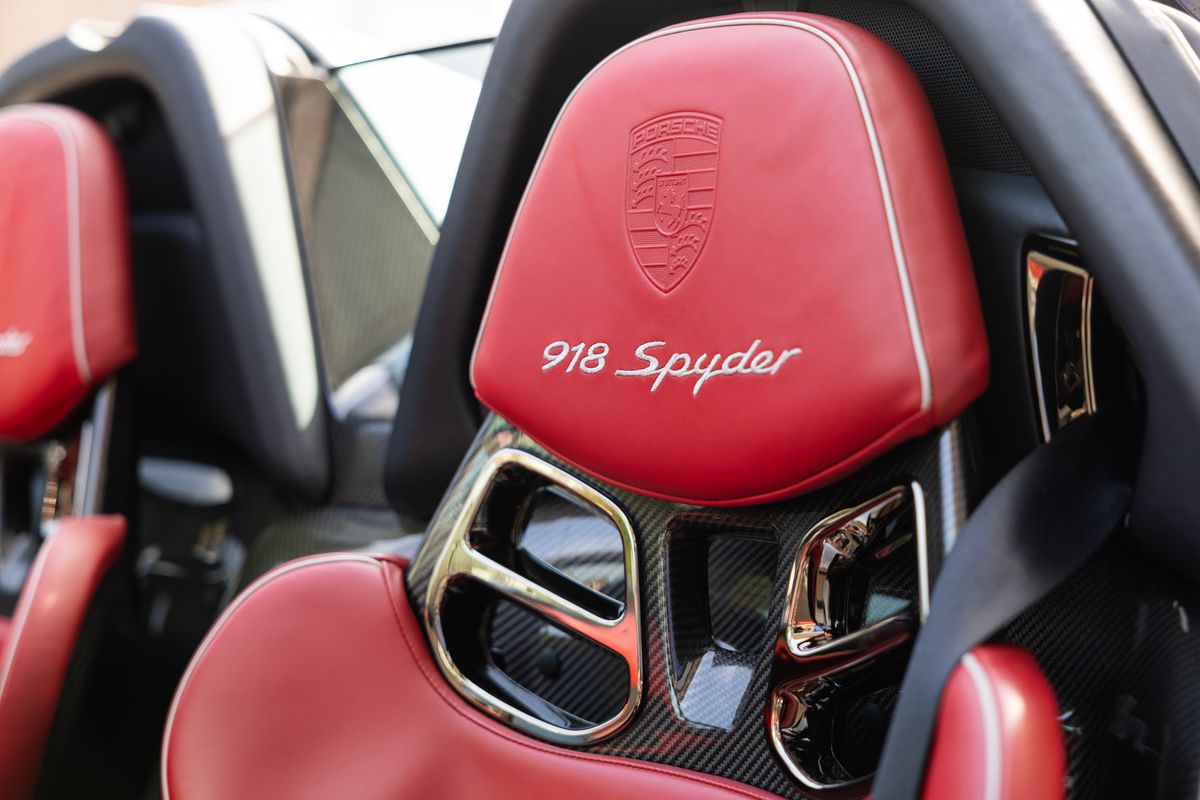 2015 Porsche 918 Spyder Weissach