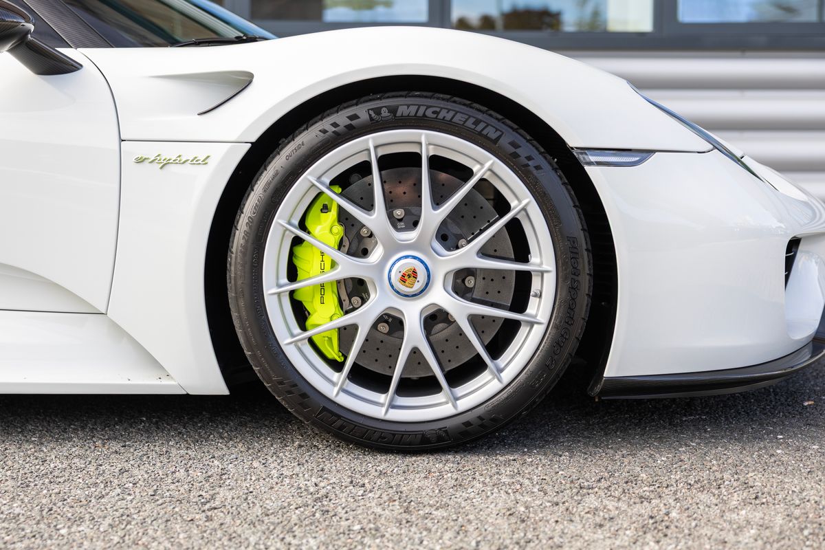 2015 Porsche 918 Spyder Weissach