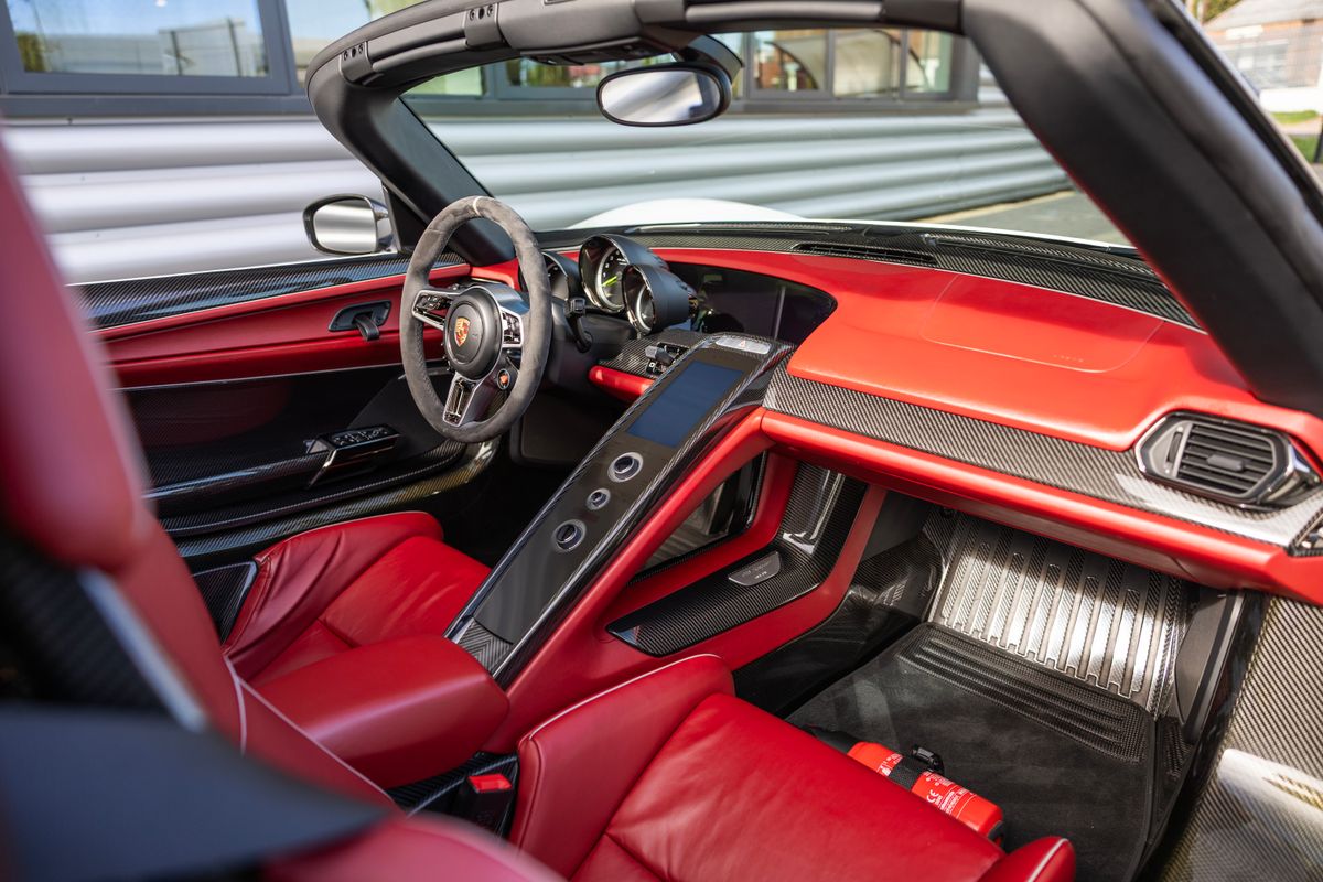 2015 Porsche 918 Spyder Weissach
