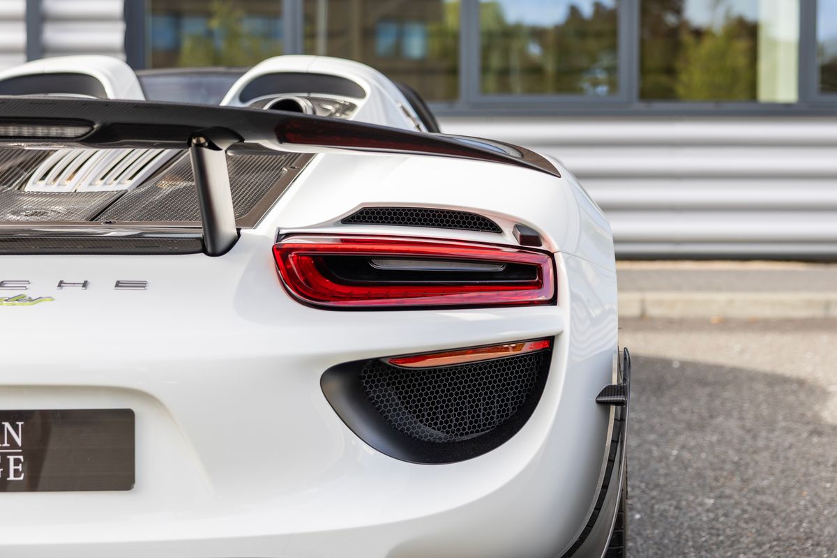 2015 Porsche 918 Spyder Weissach