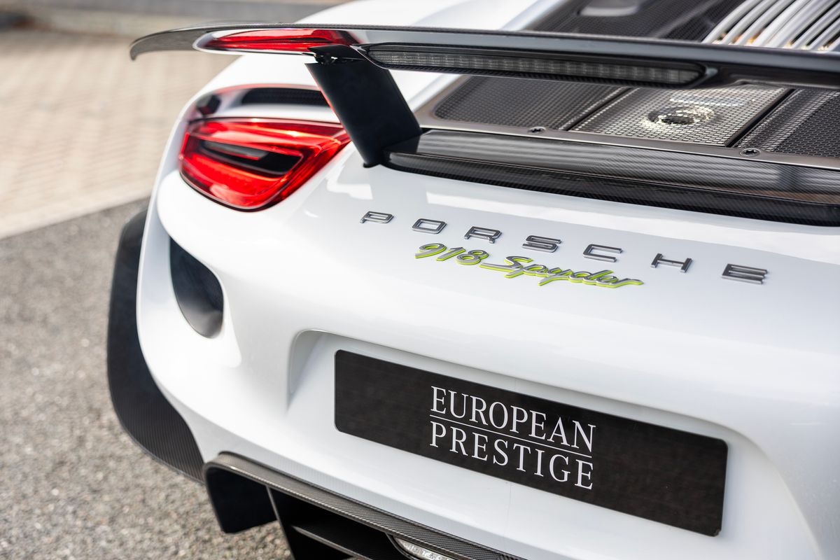 2015 Porsche 918 Spyder Weissach