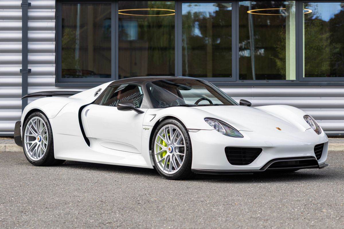 2015 Porsche 918 Spyder Weissach
