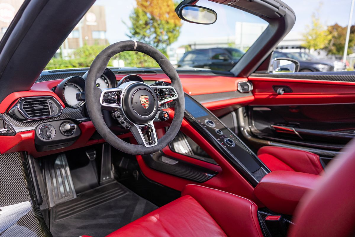 2015 Porsche 918 Spyder Weissach