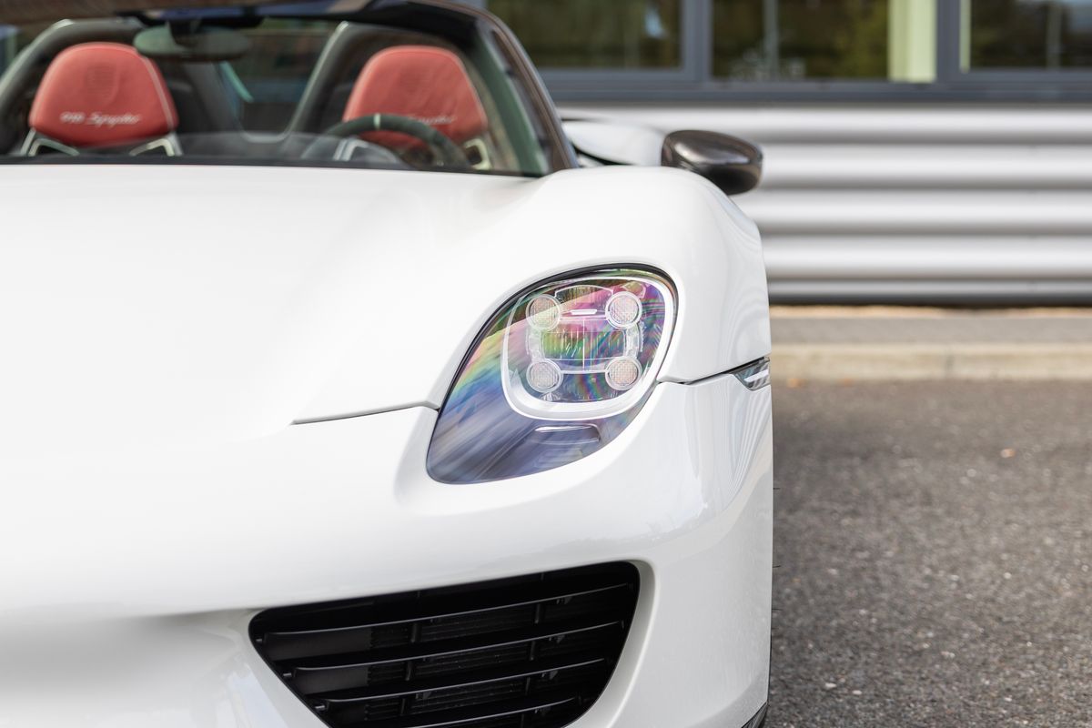2015 Porsche 918 Spyder Weissach