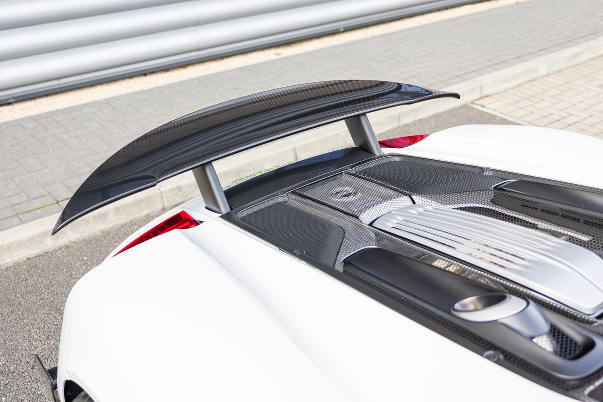 2015 Porsche 918 Spyder Weissach