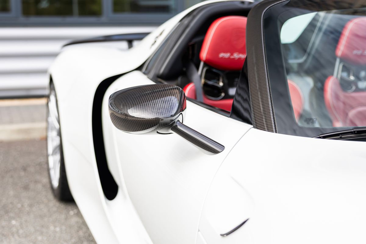 2015 Porsche 918 Spyder Weissach