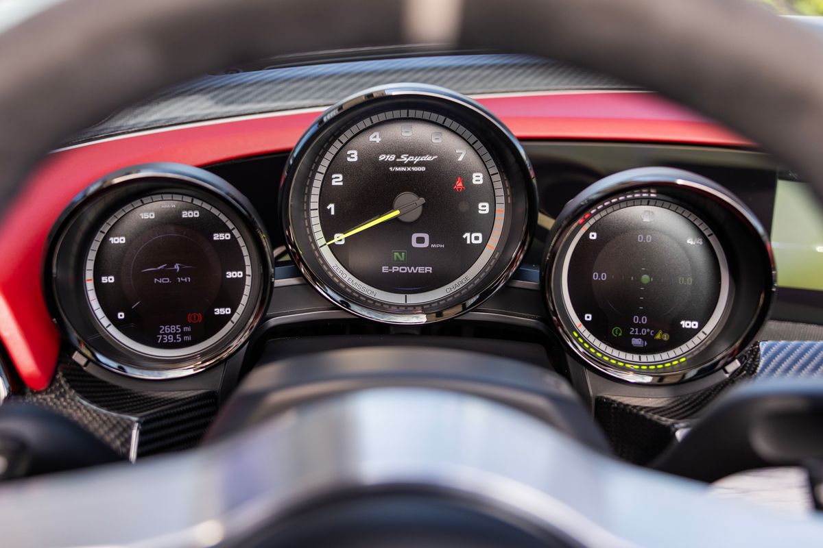 2015 Porsche 918 Spyder Weissach