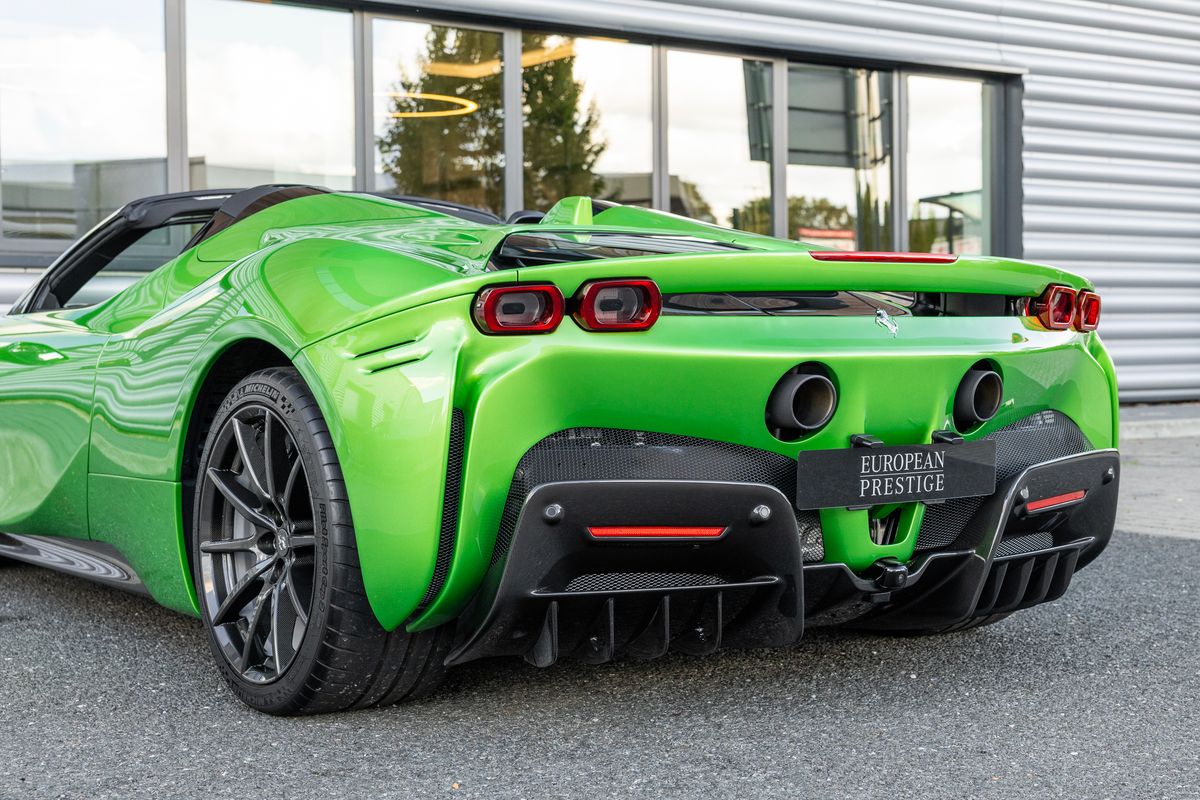 2022 Ferrari SF90 Spider
