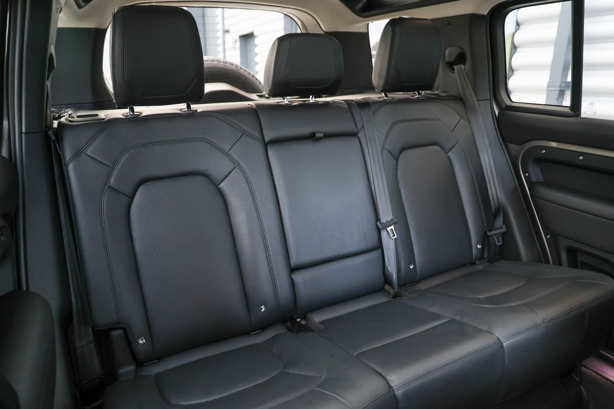 2024 Land Rover Defender 110 D250 XS Edition