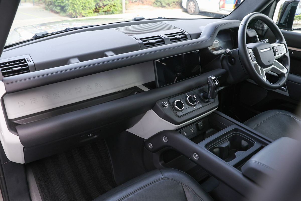 2024 Land Rover Defender 110 D250 XS Edition