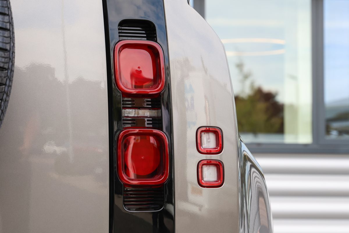 2024 Land Rover Defender 110 D250 XS Edition