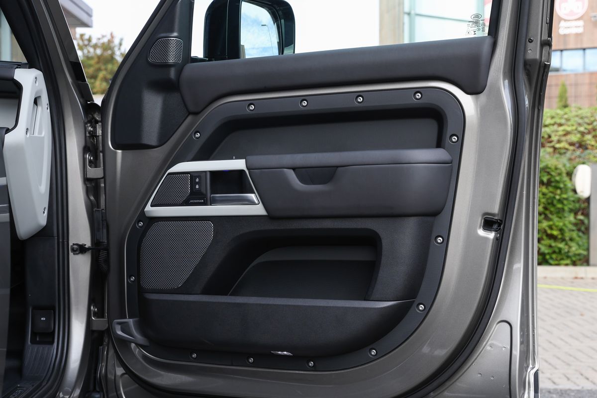 2024 Land Rover Defender 110 D250 XS Edition