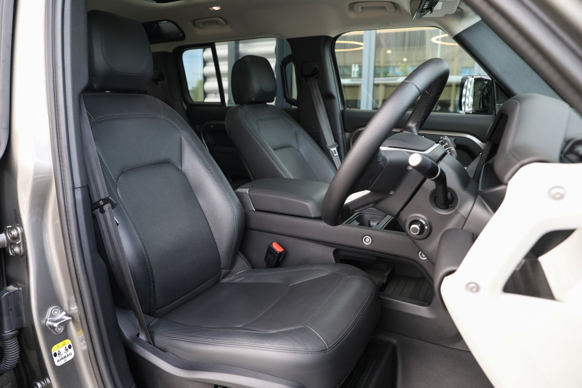 2024 Land Rover Defender 110 D250 XS Edition