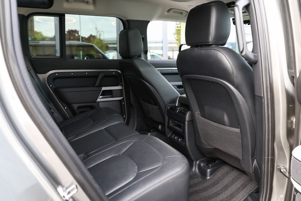2024 Land Rover Defender 110 D250 XS Edition