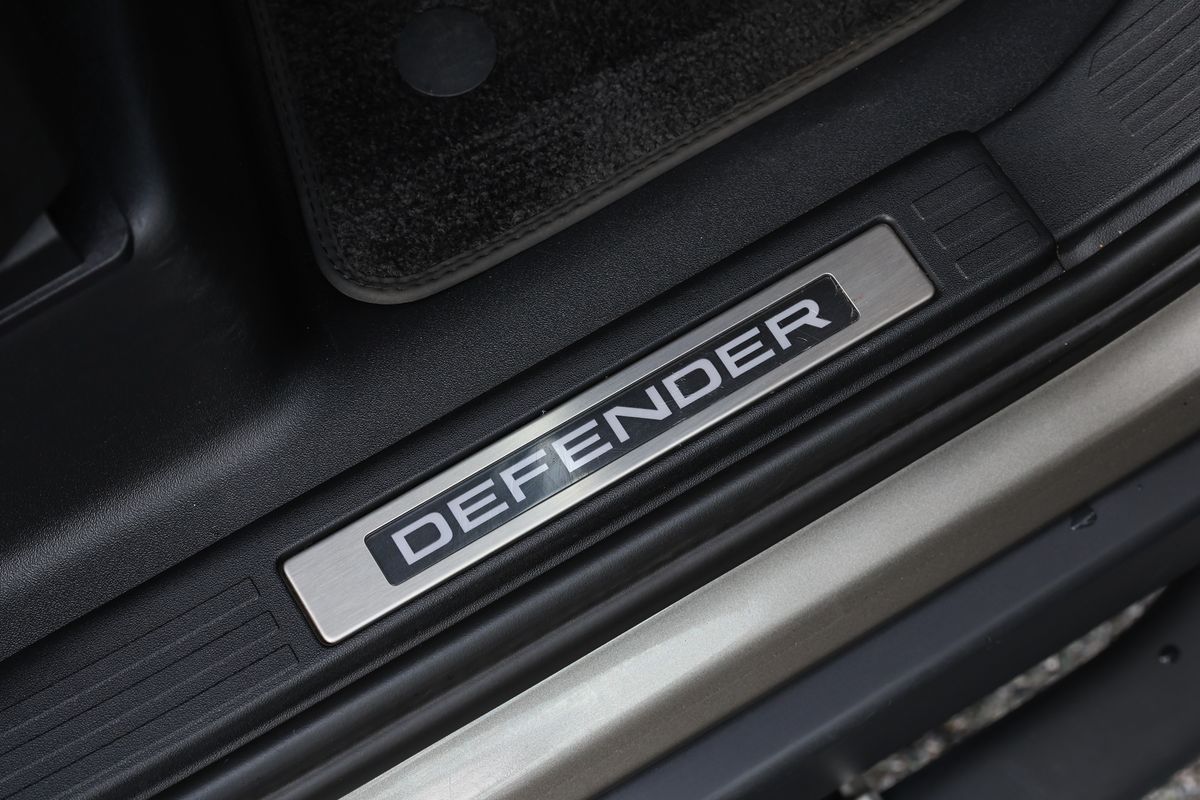 2024 Land Rover Defender 110 D250 XS Edition