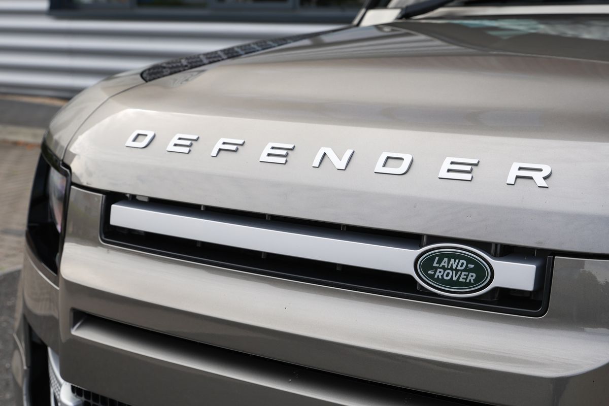 2024 Land Rover Defender 110 D250 XS Edition