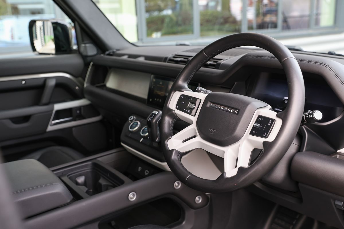2024 Land Rover Defender 110 D250 XS Edition