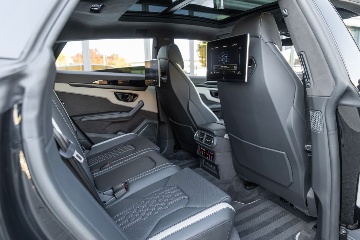 2025 Lamborghini Urus SE